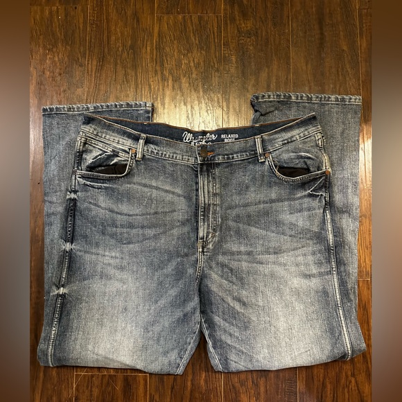 Wrangler Men's Classic Denim Jeans - Picture 3 of 3
